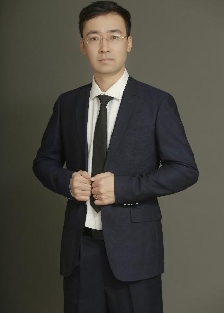 《以人为本，塑造品牌价值》   AI营销：构建企业智能生态的实战指南